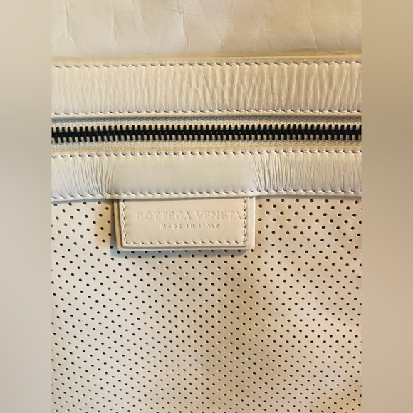 Bottega Veneta Leather Back Pack. Off white Color. Rare & unique. - Picture 2 of 9
